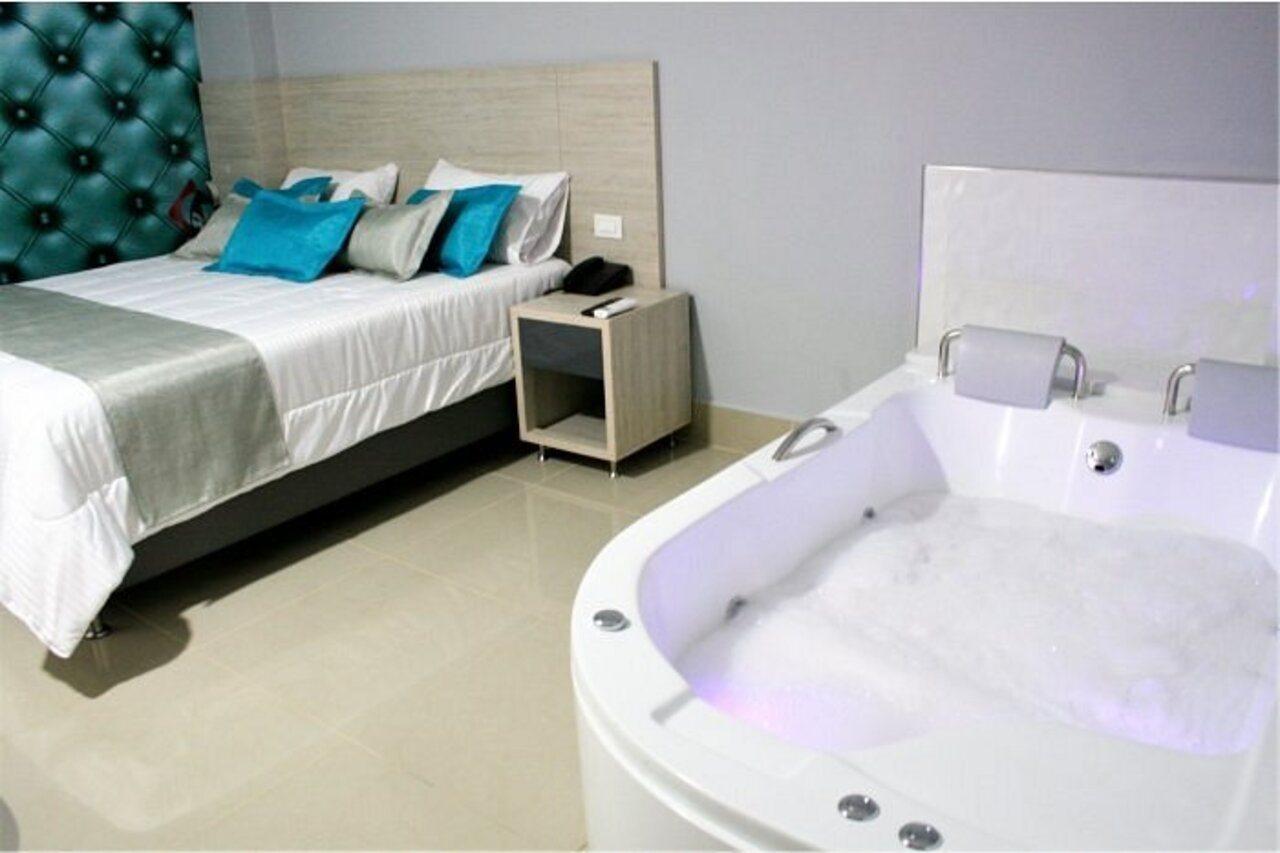 Hotel Lleras Express Медельин Экстерьер фото